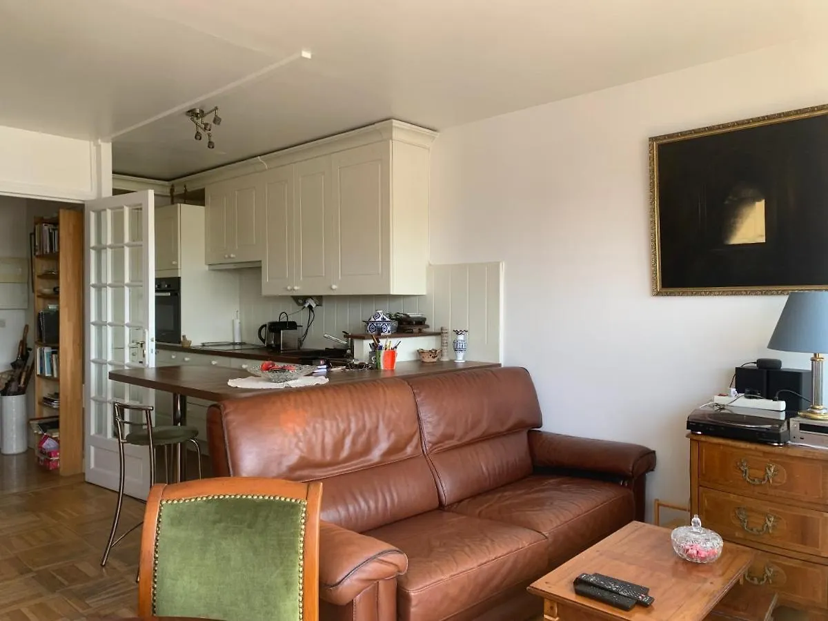 Vue-Tout-Paris Apartment